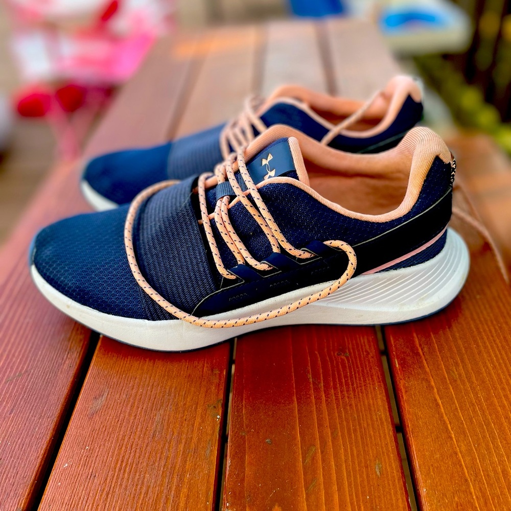 Worn once. Great condition.